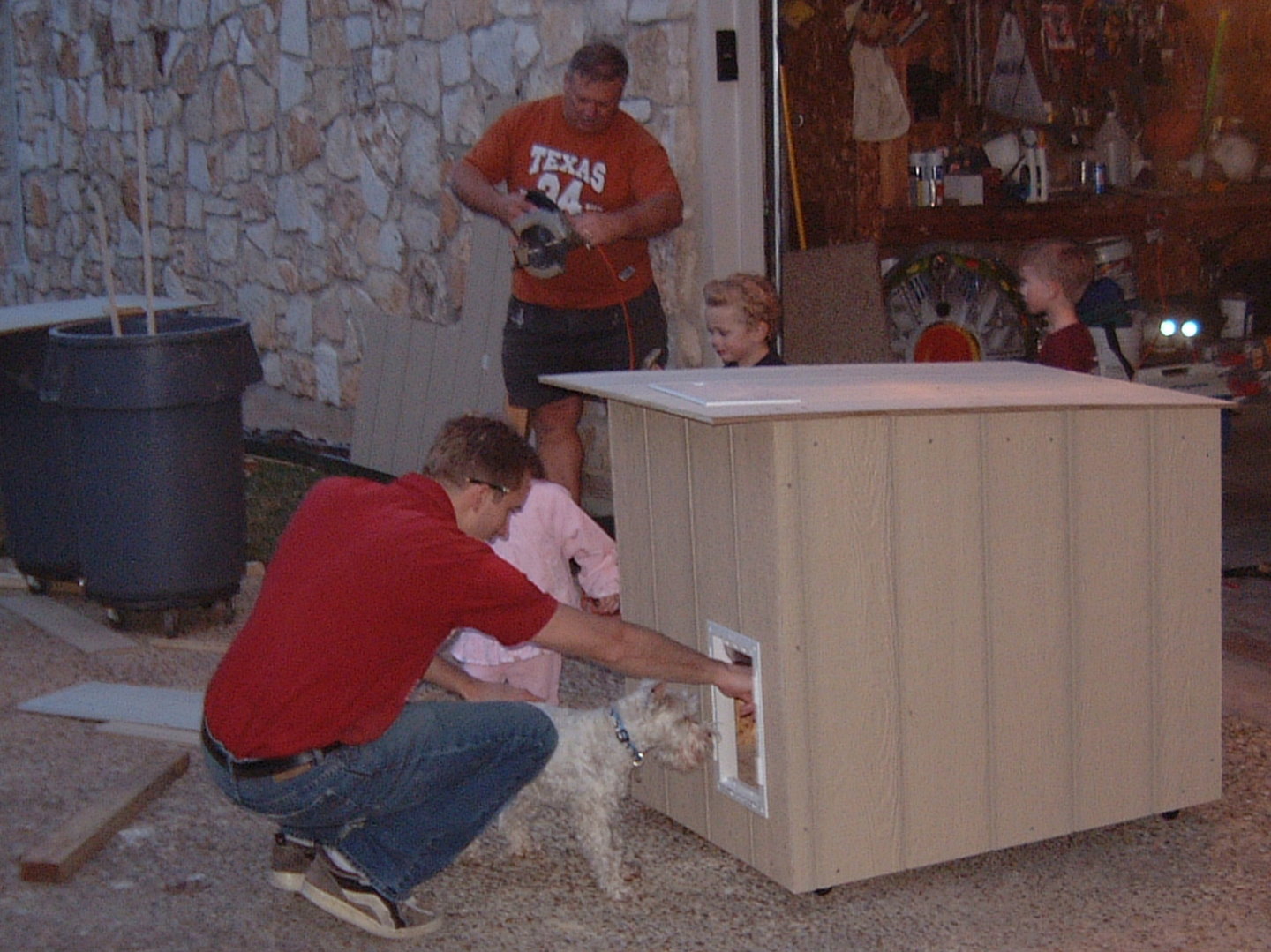 2003-12-24-04-Building-Packet-house.JPG